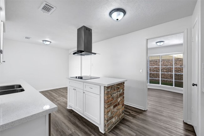 Photo - 2030 Mustang Springs Dr
