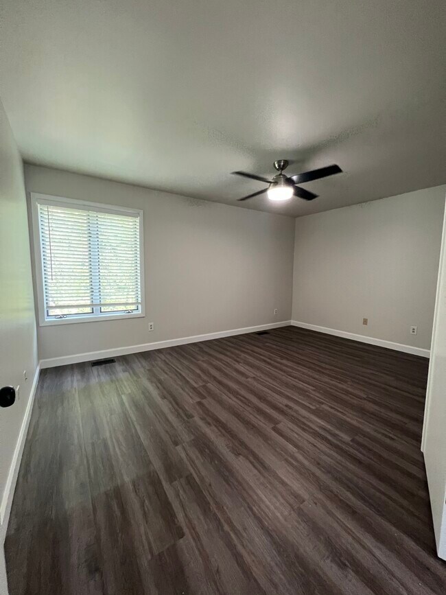 Photo - 3211 Champions Dr