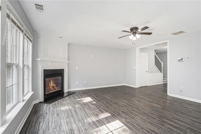 Photo - 3289 Saville St SW