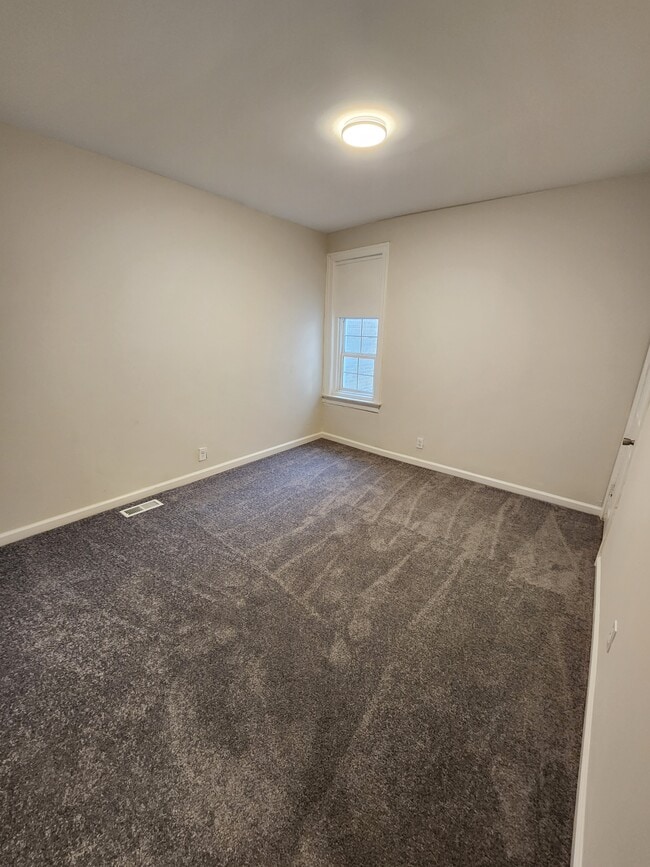 Dormitorio del medio del segundo piso - 1128 S 54th St