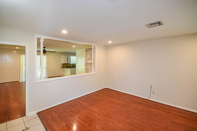 Photo - 8407 Edgemoor Dr