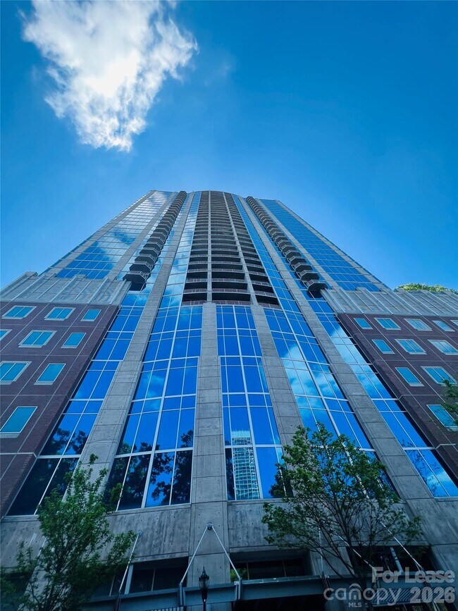 Building Photo - 210 N Church St Unit 2414
