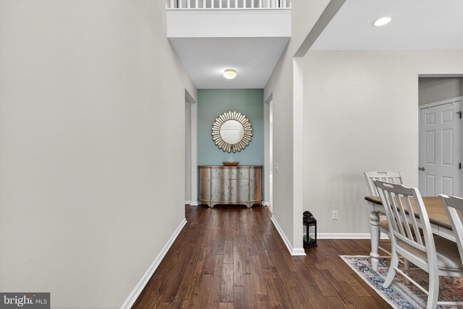 Building Photo - 815 S Haines Cir