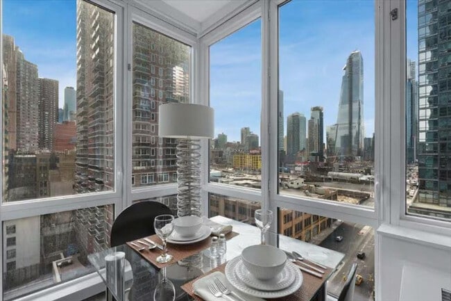 605 W 42nd St Unit SI ID1034559P