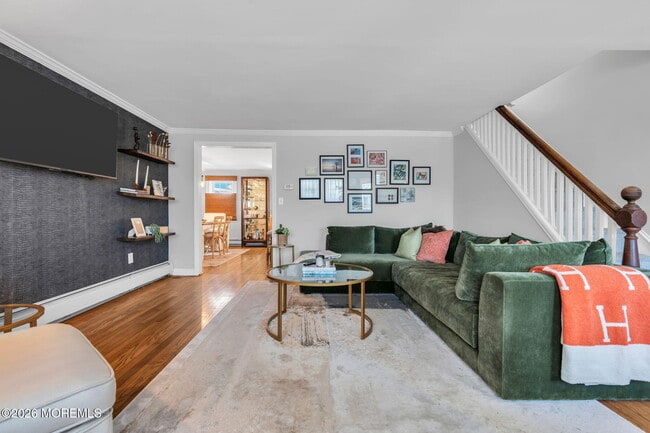 Photo - 115 10th Ave