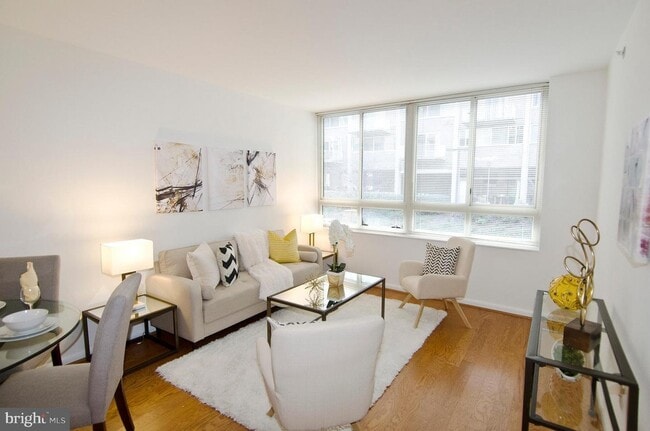 Photo - 355 I St SW Unit 122S
