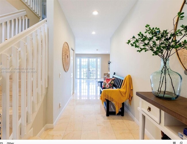 Photo - 665 Nandina Dr