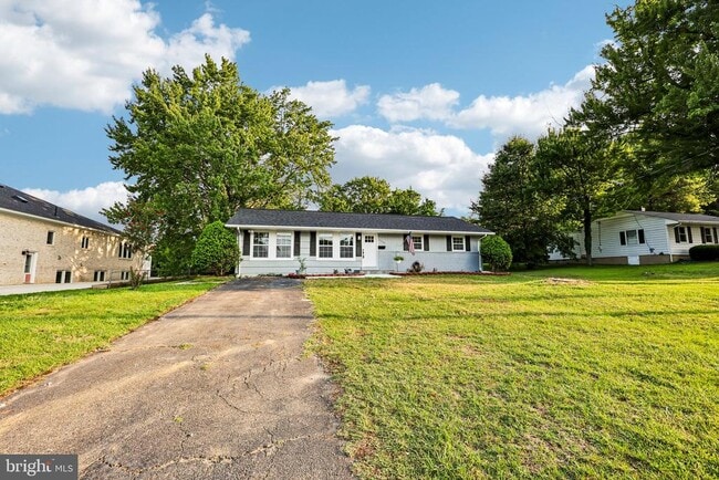 Building Photo - 7200 Vellex Ln