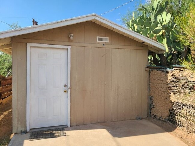 Building Photo - Guest House 1 bedroom 1 bathroom - Great L...