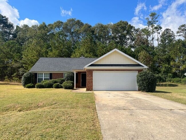 Building Photo - Renovated 3BR 2BA Home w/ 2-Car Garage • Open-View Kitchen • Garden Tub in Griffin