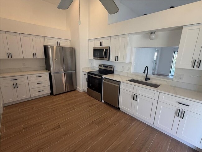 Photo - 4352 Sandhurst Dr