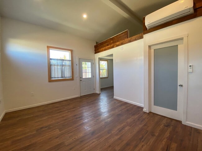 Photo - *624 40TH ST Unidad 624 40TH ST #A
