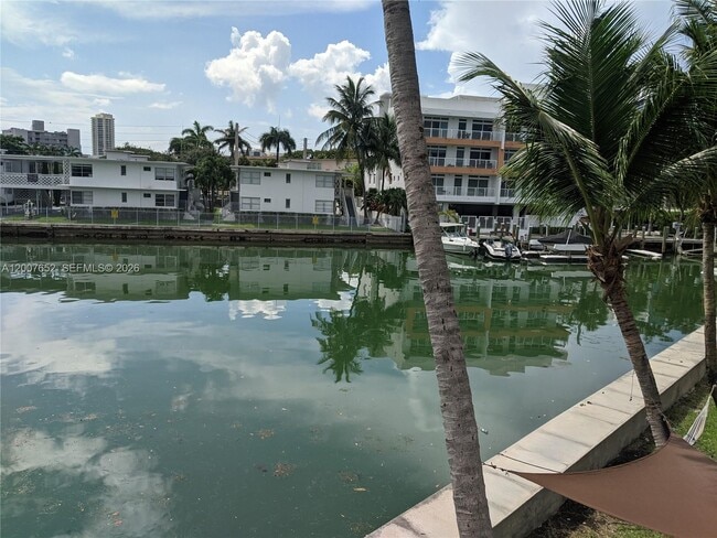 Photo - 7741 Hawthorne Ave Unit 7741