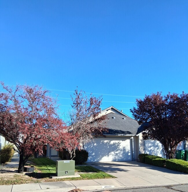 Photo - 4040 Gordon St