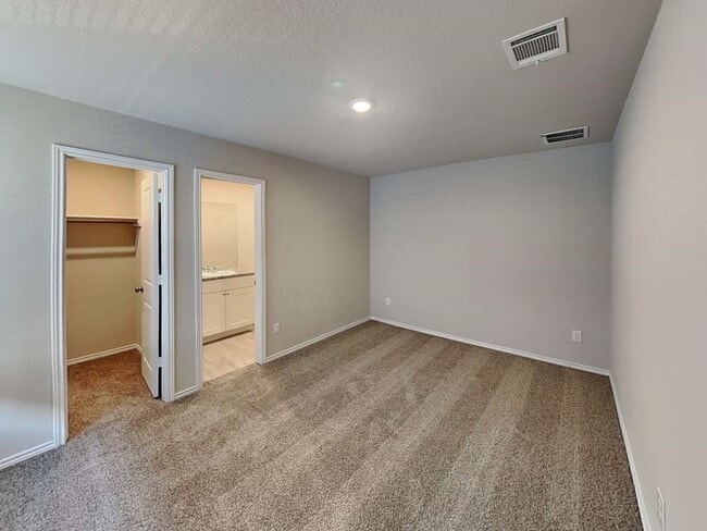 Photo - 4240 Thalweg Way