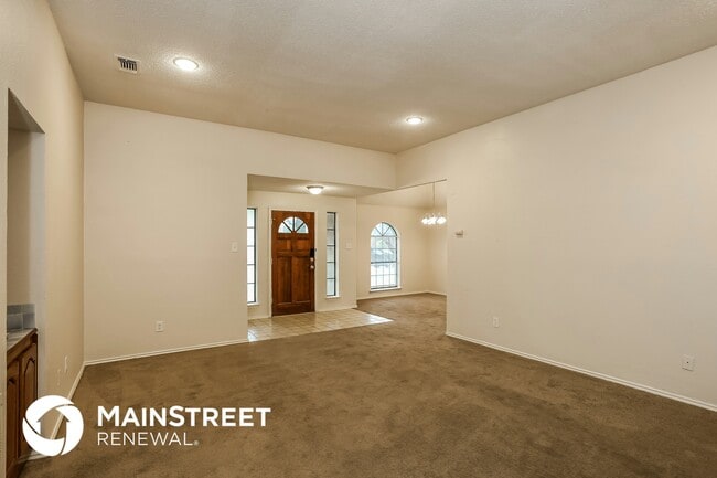 Photo - 440 Derby Ln