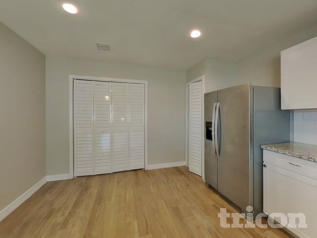 Photo - 6127 Larchbrook Dr