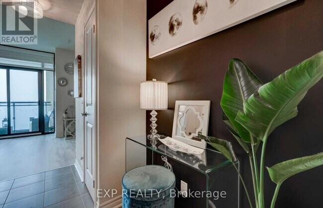 Photo - 2522 Keele St Unit 419