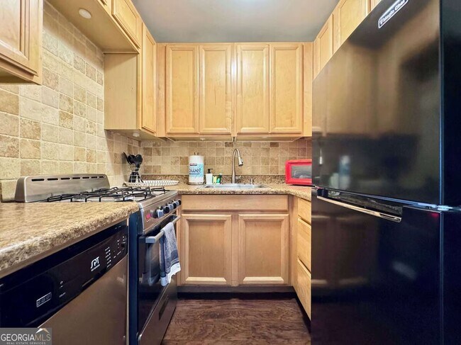 215 Piedmont Ave NE Unit 404