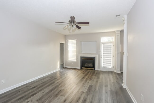Photo - 5821 Briggs Dr