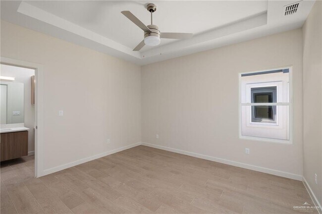 10 Mary Ln Unit 4