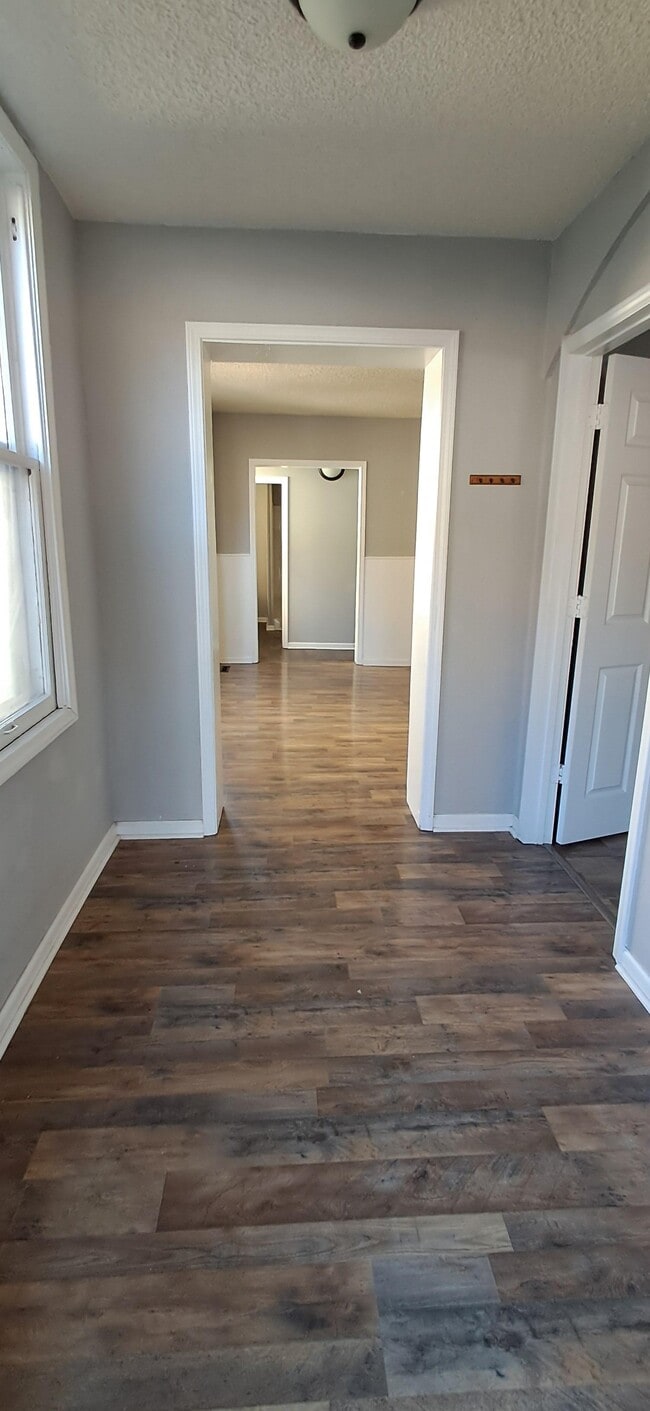 Photo - 2418 Jules St