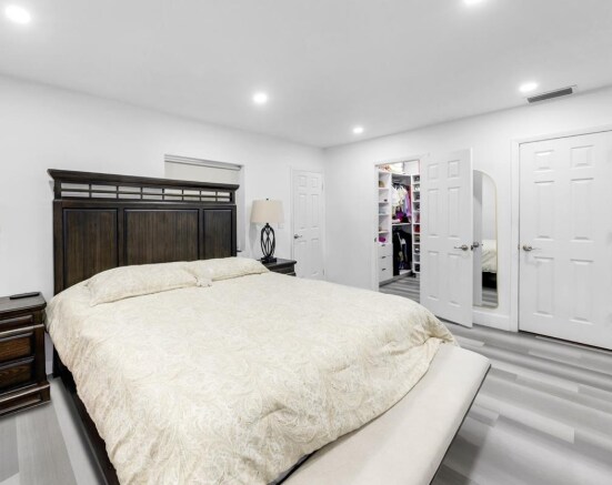 Photo - 490 W 33rd Pl