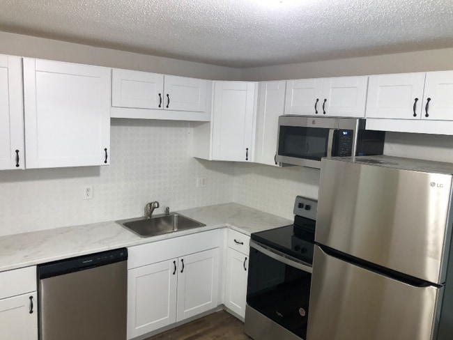 Photo - 85 Old Town Rd