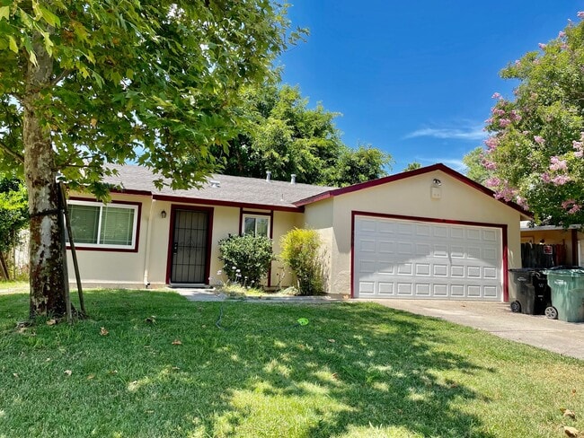 Building Photo - Remodeled