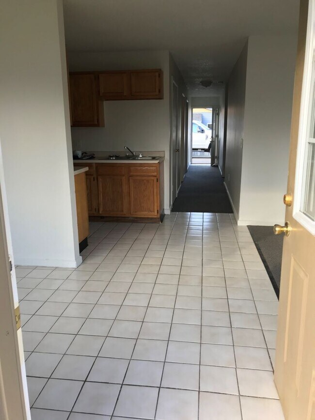 Photo - 3 Bedroom, Single-story Townhomes for rent in Des Moines IA Unidad 2710 E. Douglas