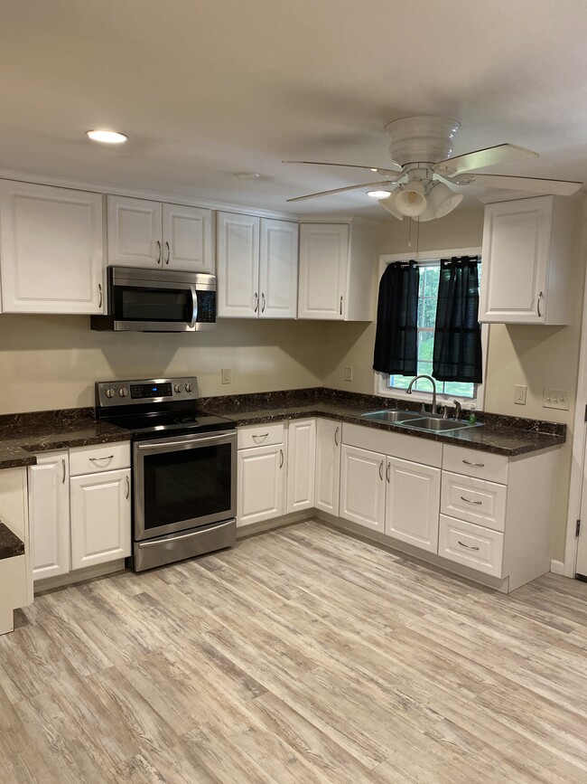 Photo - 2117 Parsonage Ln