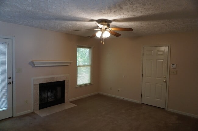 Photo - 2808 Rosemeade Dr