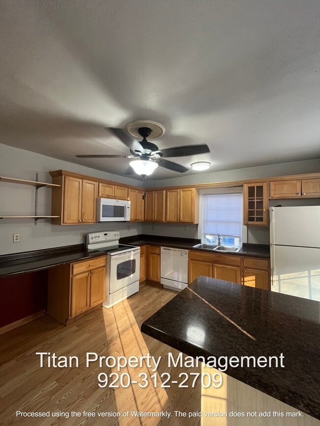 Photo - 852 Central St