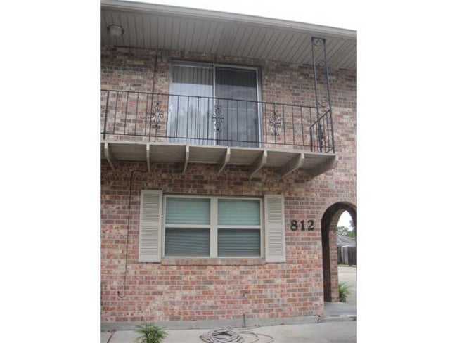 Building Photo - 812 Martin Behrman Ave Rental