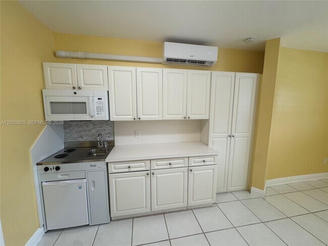 Photo - 8605 SW 106th St Unidad B
