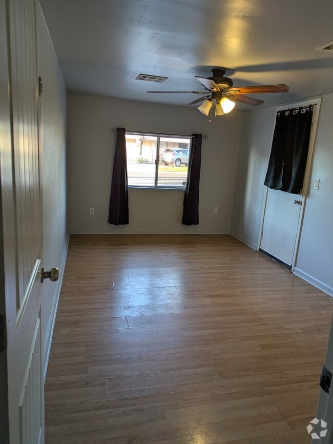 Building Photo - 4625 E Almeria Rd Rental