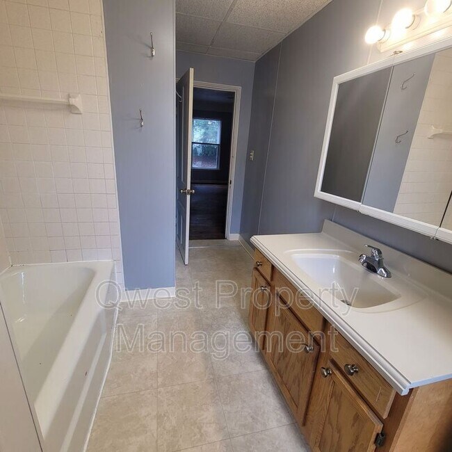 714 4 Mile Rd NW Condo Condo for Rent in Walker, MI