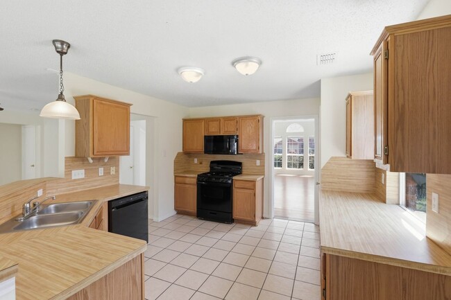 Photo - 2082 Sailmaker Ct