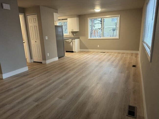685 SE Centennial St Unit 1