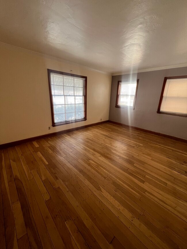 Living Room - 4114 N Toronto St Unit Lower