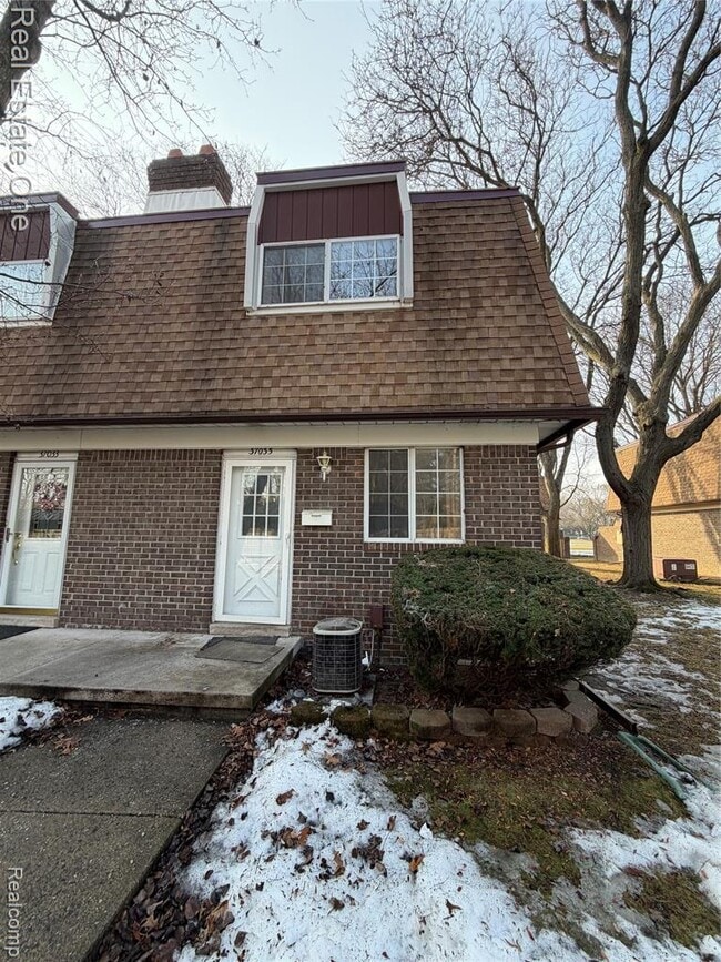 Building Photo - 37035 E Aragona Dr