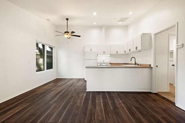 Photo - Rosewood Apartments