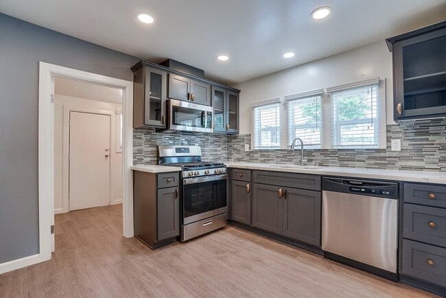 627 Electrodomésticos - 625 W. 92nd St