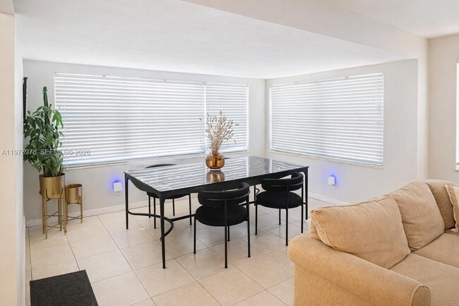 Building Photo - 30 NE 26th St