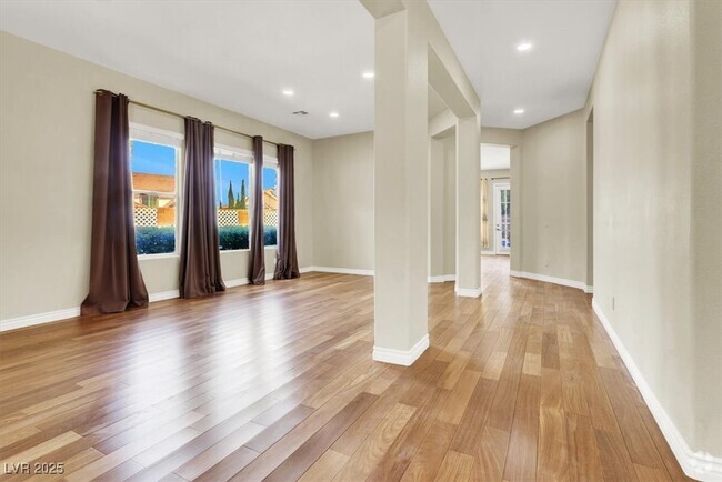Building Photo - 1330 Coulisse St Rental
