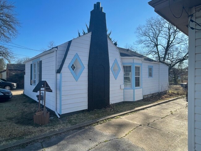 Photo - 212 N McKown Ave