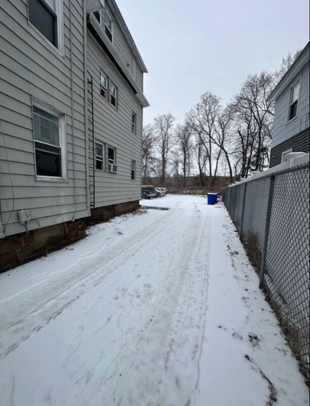 Photo - 296 Tolland St Unit 2R