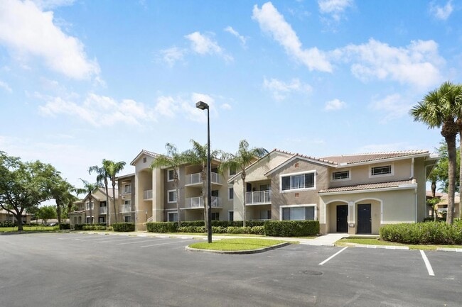 Building Photo - 121 SW Palm Dr Unit 104