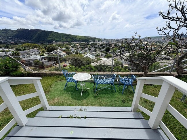 Photo - Remodeled studio residence with a panoramic view (Lower Manoa)