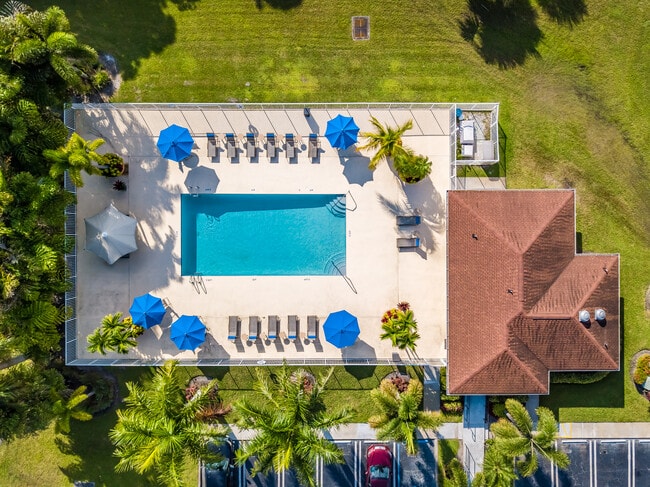 Aerial - 10X Harbour Pines Rental